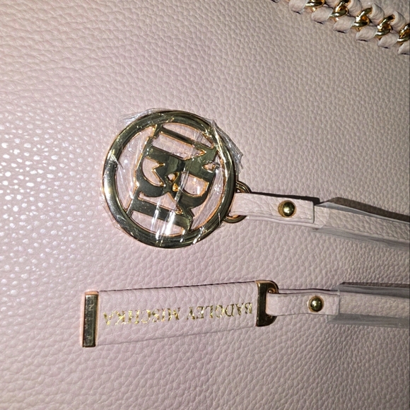 Badgley Mischka - Picture 3 of 5